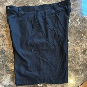 Callaway men’s golf shorts. Size 40. New. Never worn. Black.